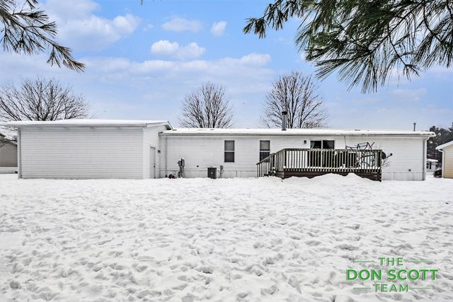 13633 Iris Lane, Cedar Springs, MI 49319