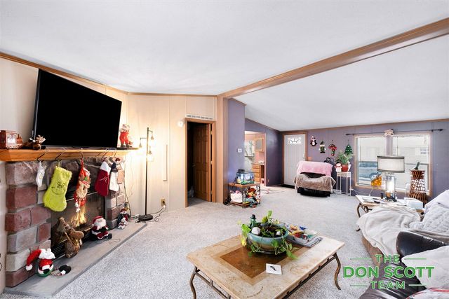 13633 Iris Lane, Cedar Springs, MI 49319