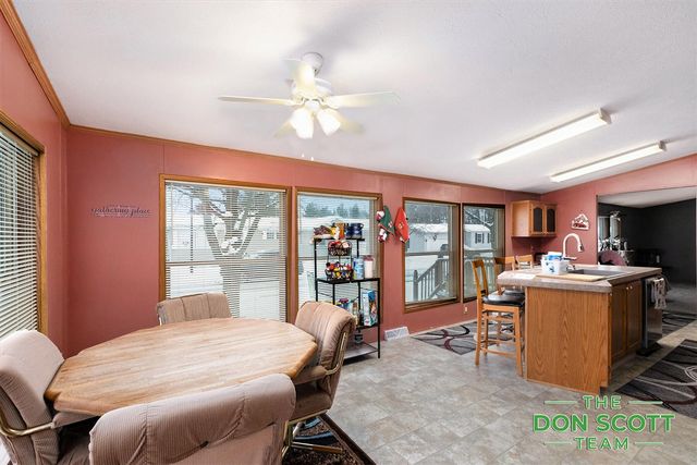 13633 Iris Lane, Cedar Springs, MI 49319