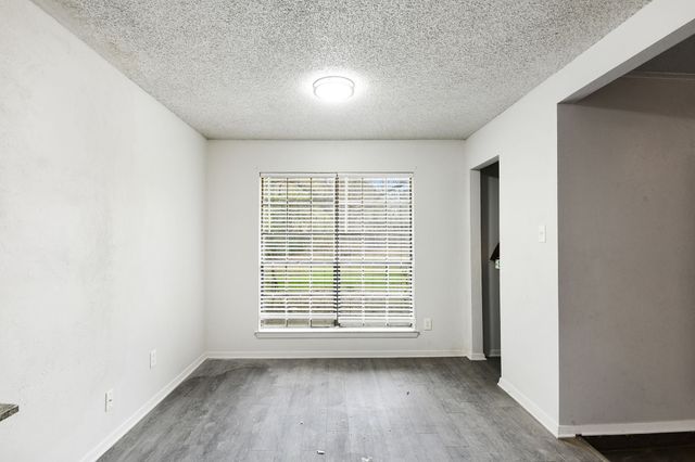 2705 Warren Lane, Fort Worth, TX 76112