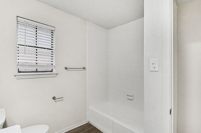 2705 Warren Lane, Fort Worth, TX 76112