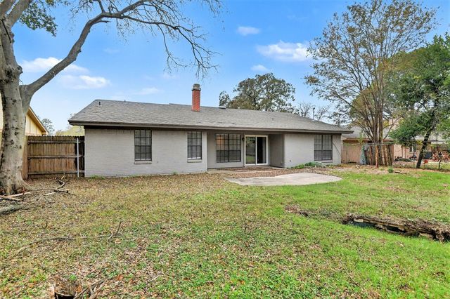 2705 Warren Lane, Fort Worth, TX 76112