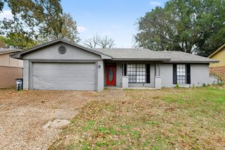 2705 Warren Lane, Fort Worth, TX 76112