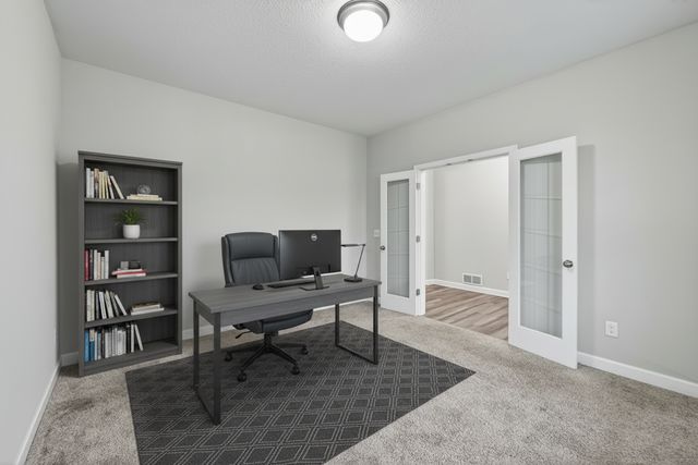 7450 Ridge Creek Trail, Shakopee, MN 55379