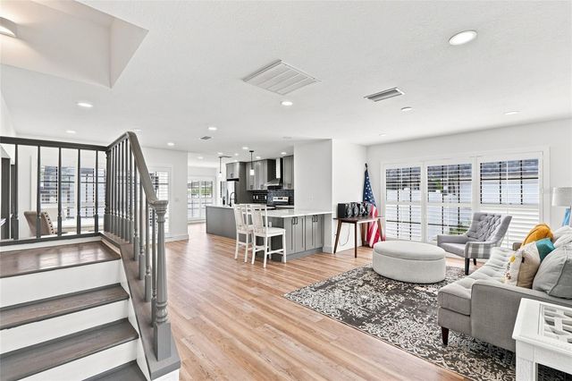 4902 W SAN RAFAEL STREET, Tampa, FL 33629