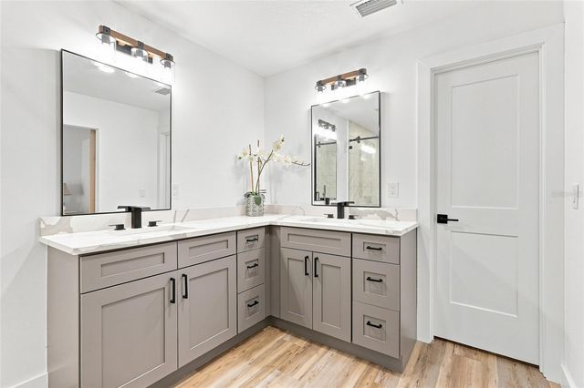 4902 W SAN RAFAEL STREET, Tampa, FL 33629