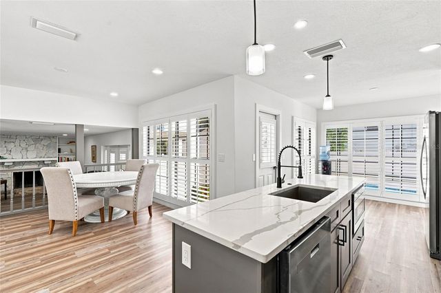 4902 W SAN RAFAEL STREET, Tampa, FL 33629