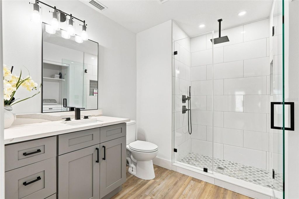 Image 15 of property listing at 4902 W SAN RAFAEL STREET, Tampa, FL 33629