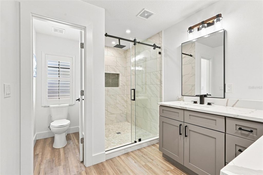 Image 23 of property listing at 4902 W SAN RAFAEL STREET, Tampa, FL 33629