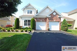 15 Mandrake Road, Monroe, NJ 08831