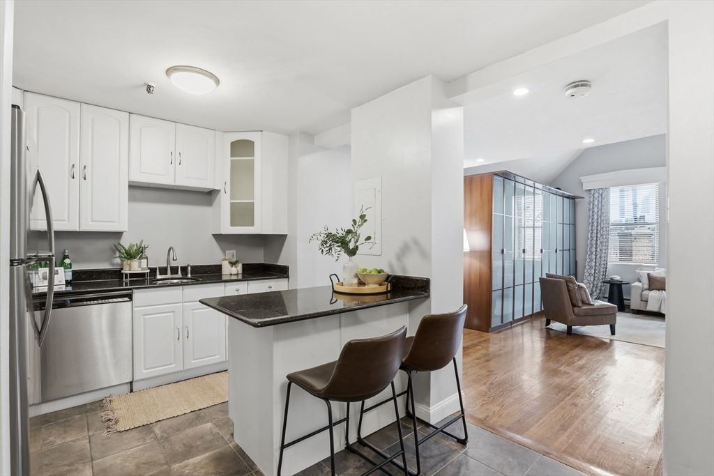 3 Appleton St 504, Boston, MA 02116