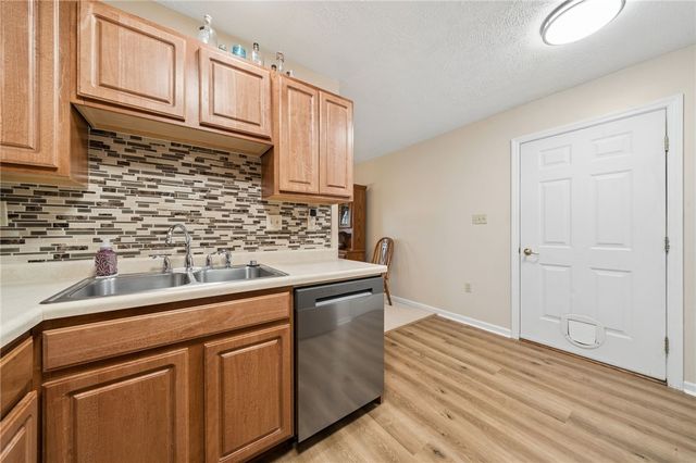 101 Wimbledon Dr, Mt Pleasant Twp, PA 15666