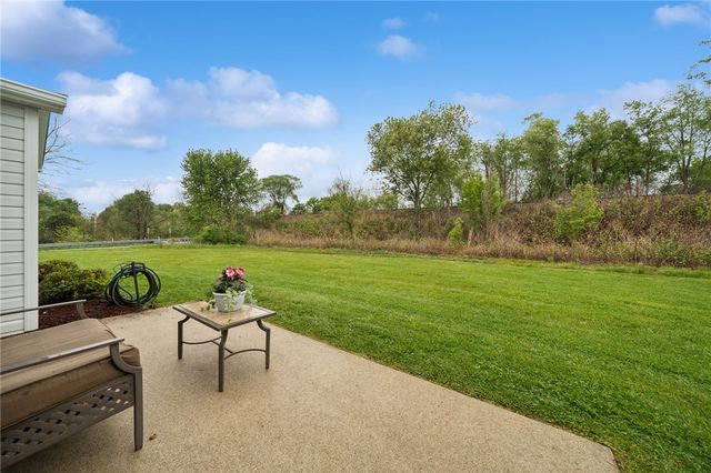 101 Wimbledon Dr, Mt Pleasant Twp, PA 15666