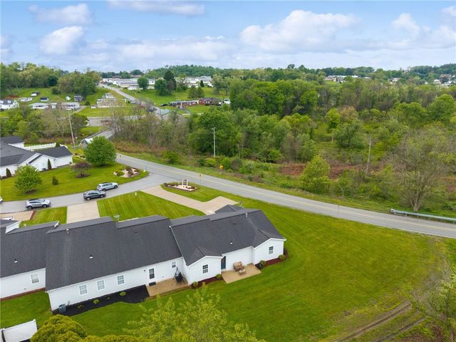 101 Wimbledon Dr, Mt Pleasant Twp, PA 15666