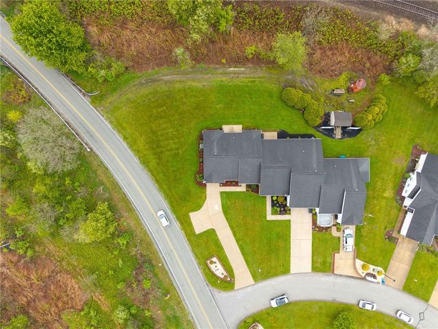 101 Wimbledon Dr, Mt Pleasant Twp, PA 15666