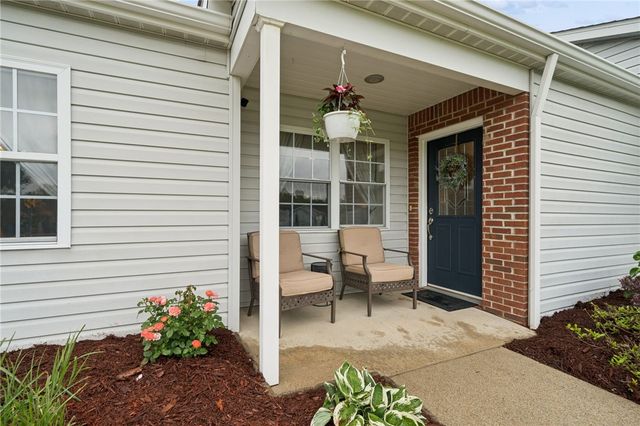 101 Wimbledon Dr, Mt Pleasant Twp, PA 15666