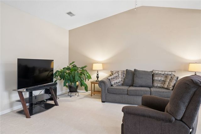101 Wimbledon Dr, Mt Pleasant Twp, PA 15666