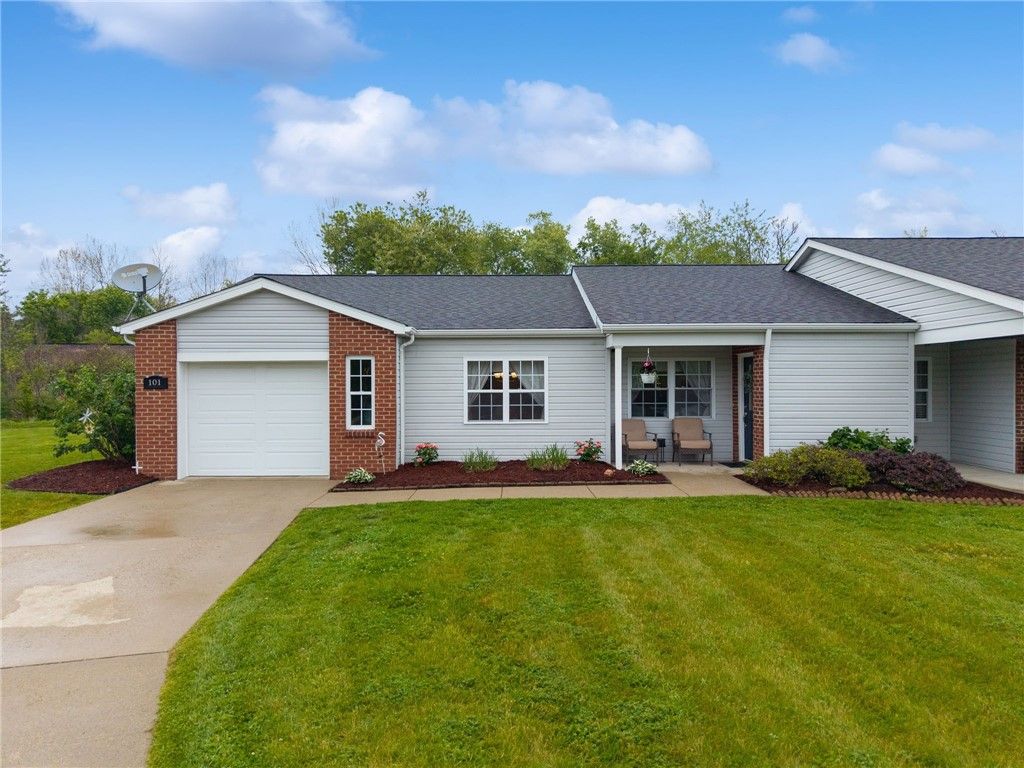 101 Wimbledon Dr, Mt Pleasant Twp, PA 15666