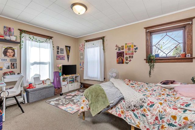 704 WISCONSIN STREET, Oshkosh, WI 54901