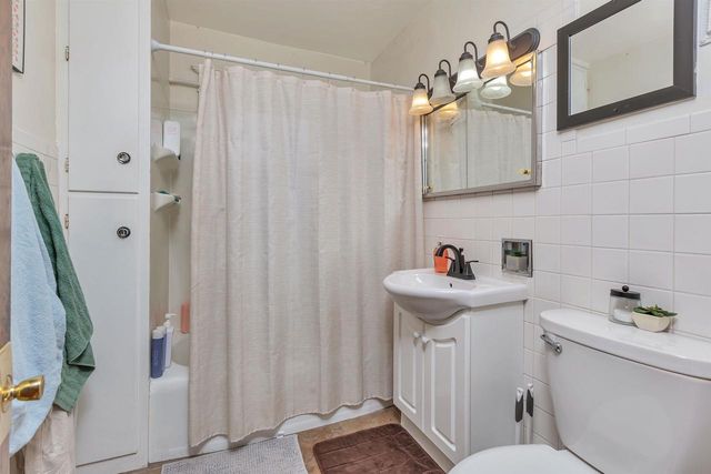 704 WISCONSIN STREET, Oshkosh, WI 54901