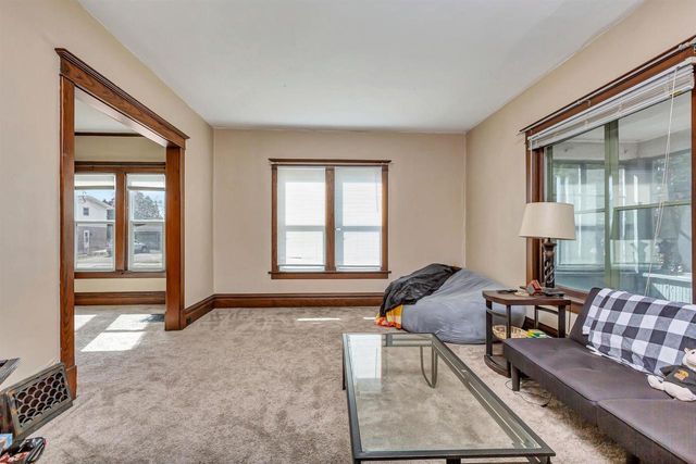 704 WISCONSIN STREET, Oshkosh, WI 54901