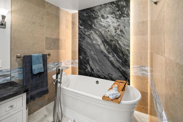 700 Front St 1303, San Diego, CA 92101