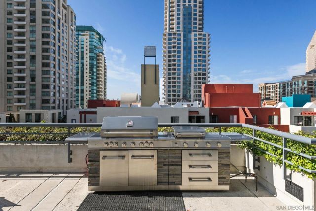 700 Front St 1303, San Diego, CA 92101