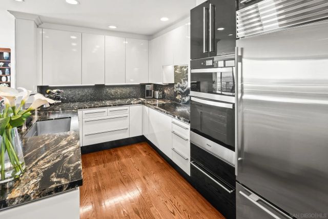 700 Front St 1303, San Diego, CA 92101