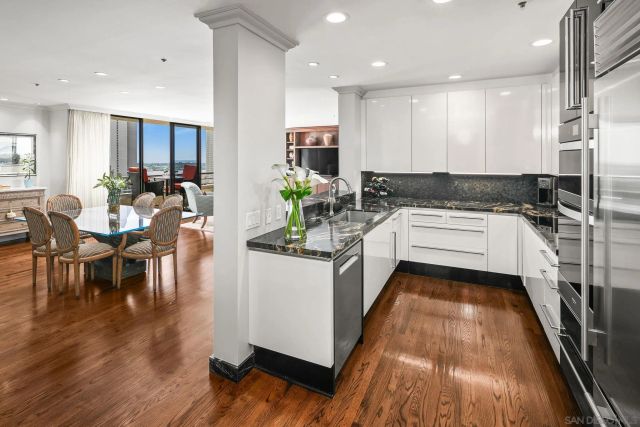 700 Front St 1303, San Diego, CA 92101