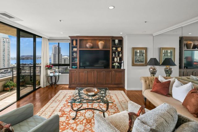 700 Front St 1303, San Diego, CA 92101