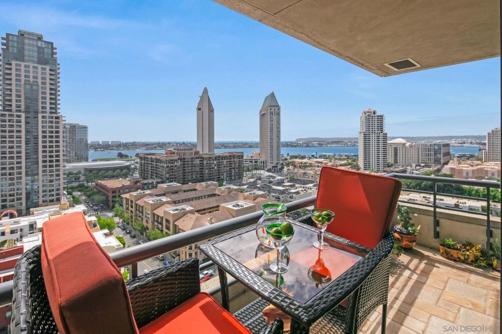 700 Front St 1303, San Diego, CA 92101