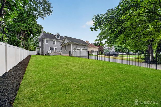 23 Hickory Street, Metuchen, NJ 08840