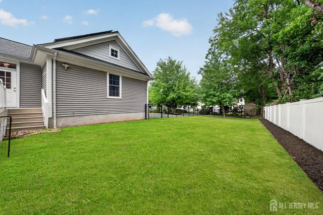 23 Hickory Street, Metuchen, NJ 08840