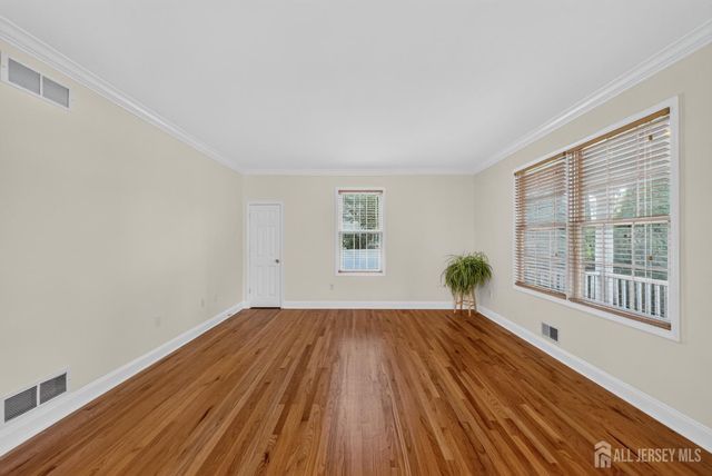 23 Hickory Street, Metuchen, NJ 08840