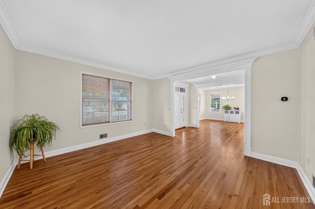 23 Hickory Street, Metuchen, NJ 08840