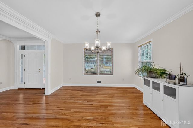 23 Hickory Street, Metuchen, NJ 08840