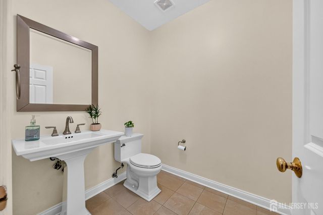 23 Hickory Street, Metuchen, NJ 08840