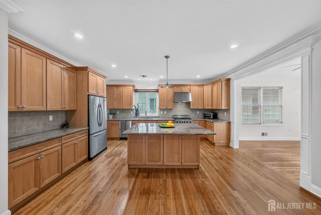 23 Hickory Street, Metuchen, NJ 08840