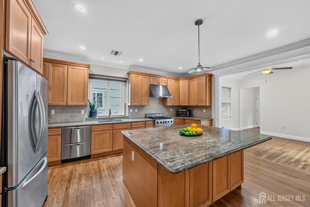 23 Hickory Street, Metuchen, NJ 08840