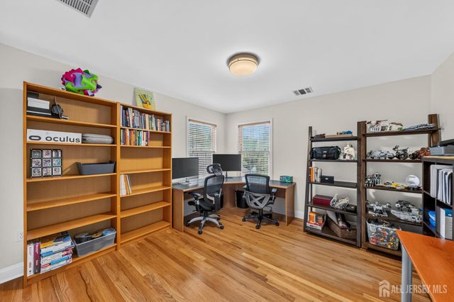 23 Hickory Street, Metuchen, NJ 08840