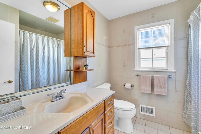 124 Sandpiper Drive, Belford, NJ 07718