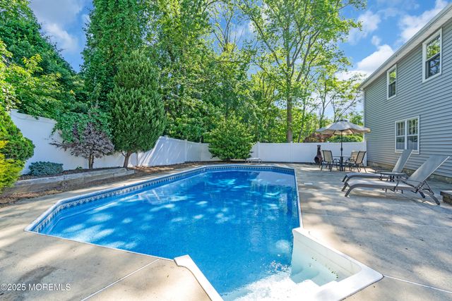 124 Sandpiper Drive, Belford, NJ 07718