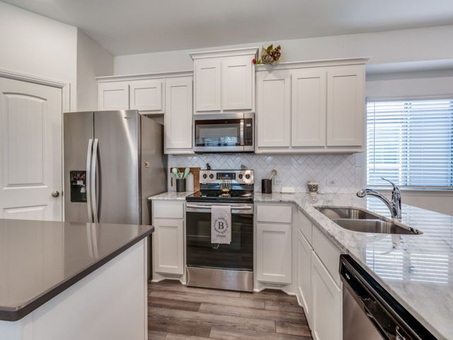 660 Coleman Street, Aubrey, TX 76227