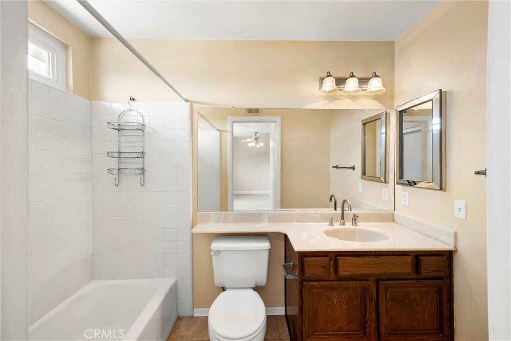 Image 15 of property listing at 904 Pineridge St, Upland, CA 91784