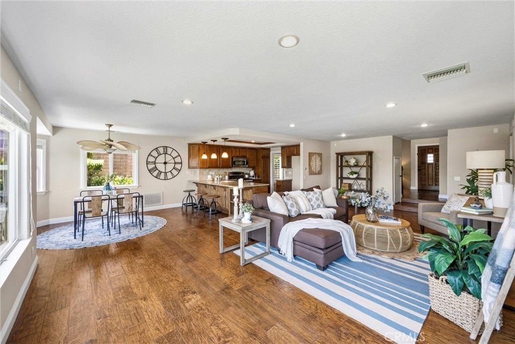 Image 5 of property listing at 904 Pineridge St, Upland, CA 91784