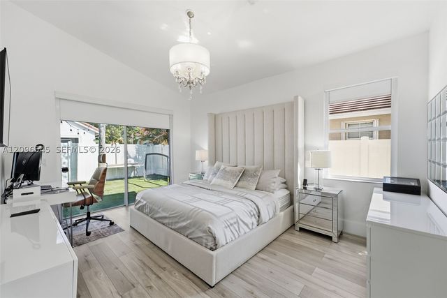 1391 NW 185th Ter, Pembroke Pines, FL 33029