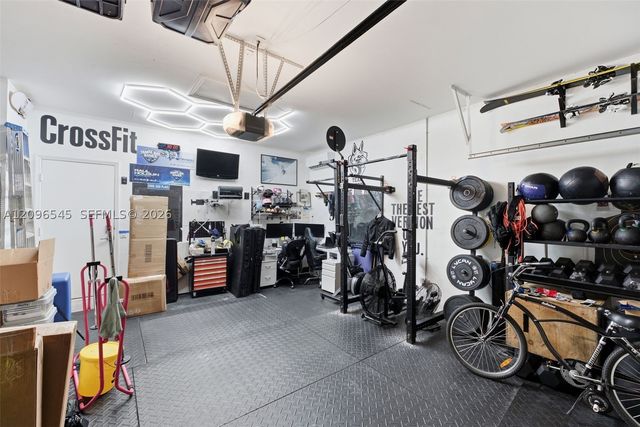 1391 NW 185th Ter, Pembroke Pines, FL 33029