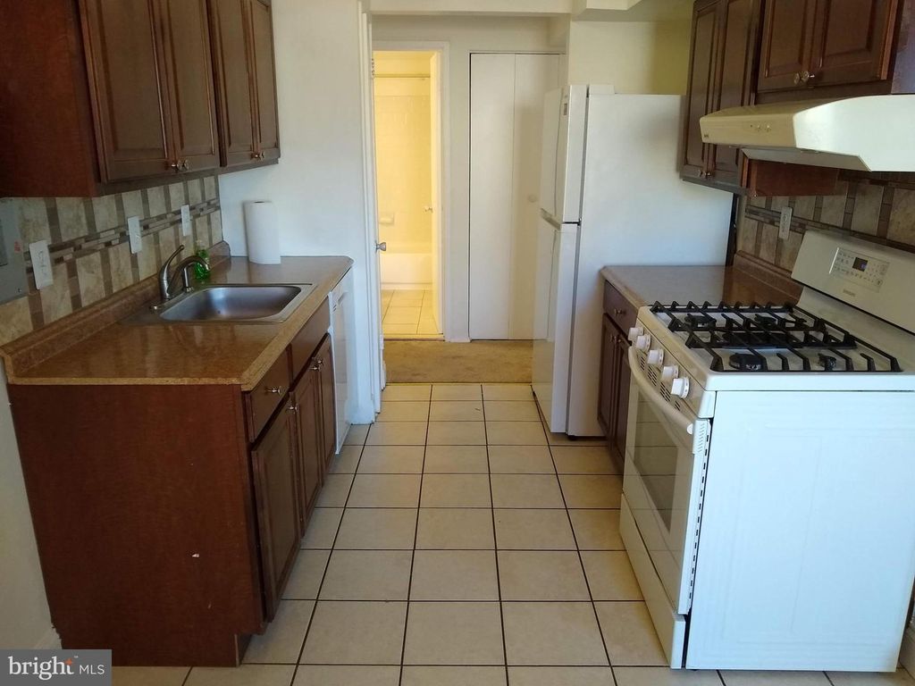 Image 11 of property listing at 118 DUVALL LN #115-20, Gaithersburg, MD 20877