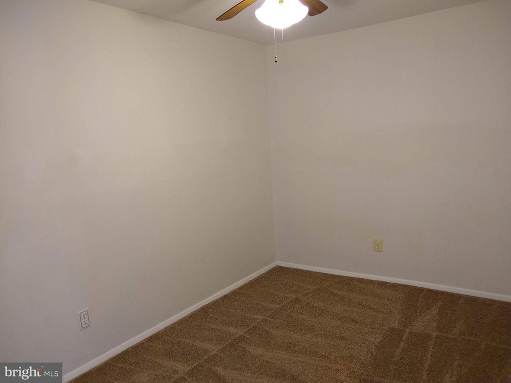 Image 7 of property listing at 118 DUVALL LN #115-20, Gaithersburg, MD 20877