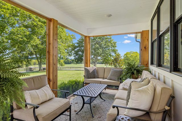 5672 Carters Creek Pike, Thompsons Station, TN 37179